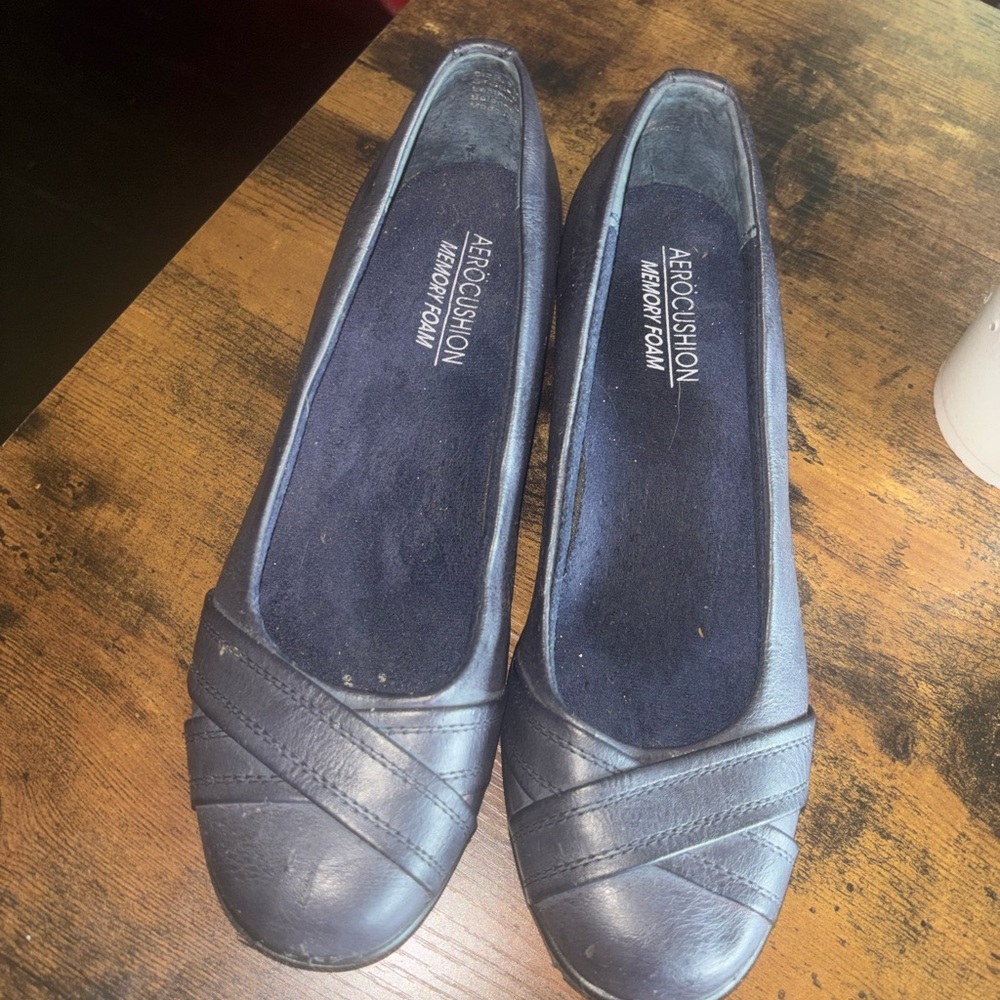 AEROSOLES Navy Leather Memory Foam Ballet Flats